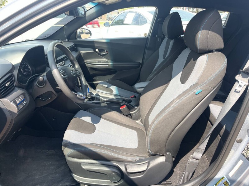 Hyundai Veloster Vehicle Image 08