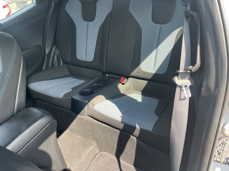 Hyundai Veloster Vehicle Image 11