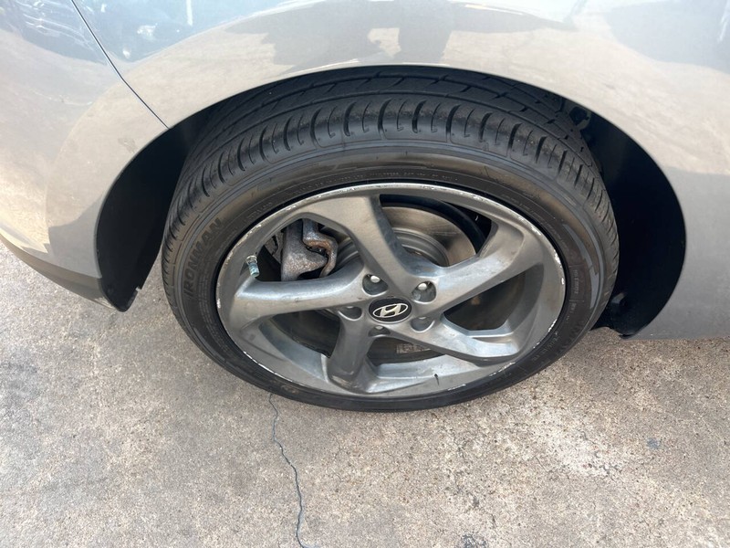 Hyundai Veloster Vehicle Image 14