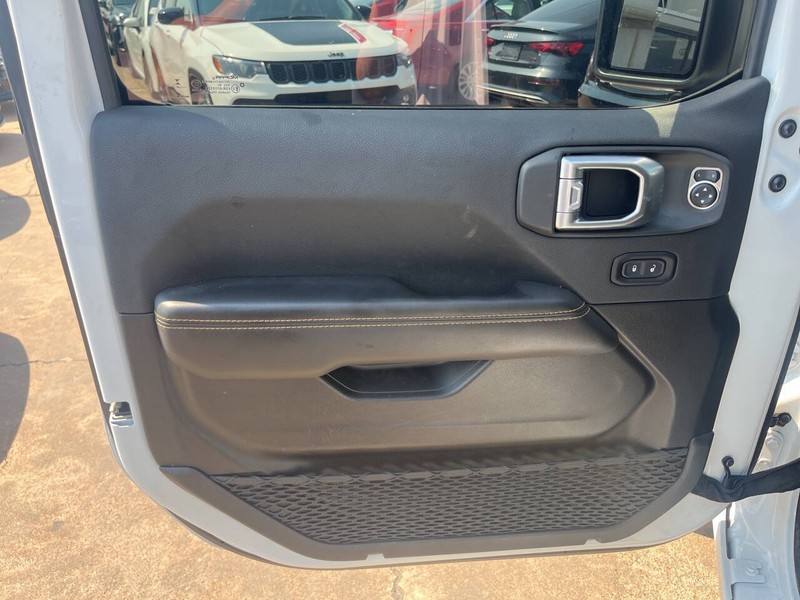 Jeep Wrangler 4xe Vehicle Image 07