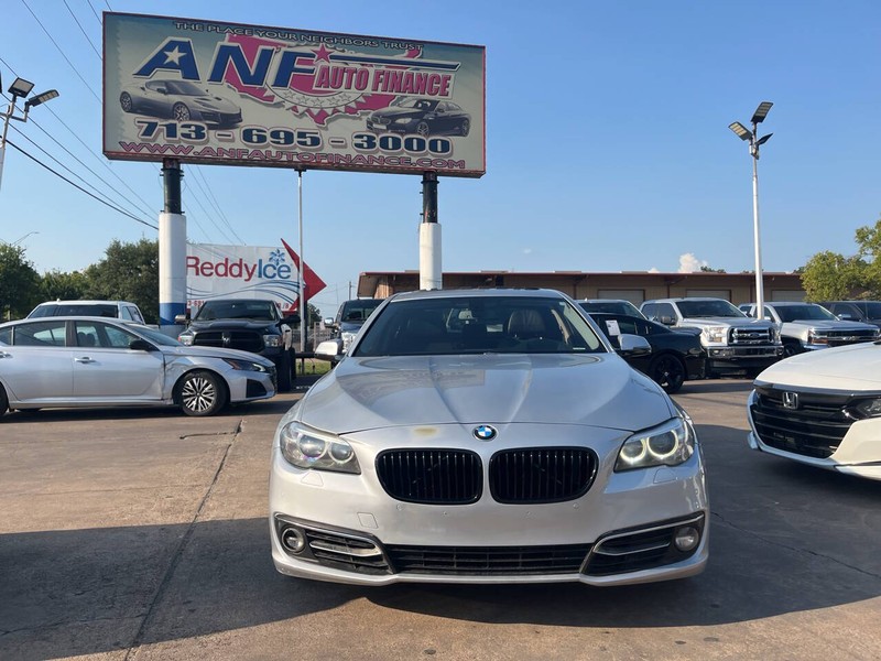 BMW 5 Series Vehicle Image 02