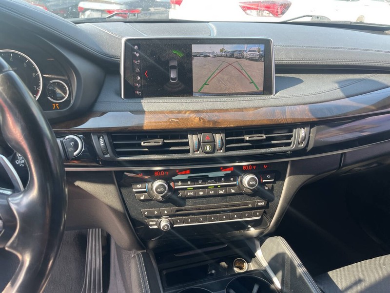 BMW X6 Vehicle Image 09