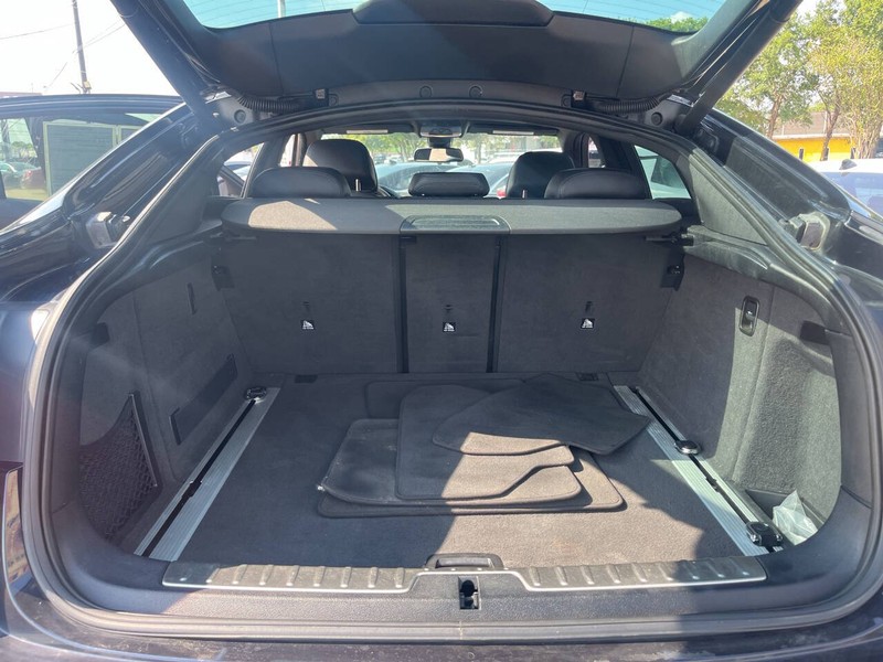 BMW X6 Vehicle Image 13