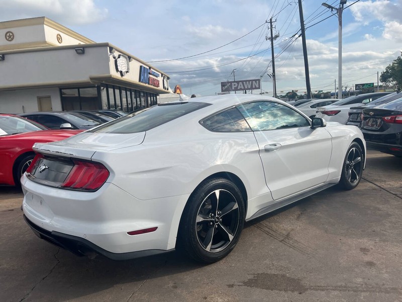 Ford Mustang Vehicle Image 03
