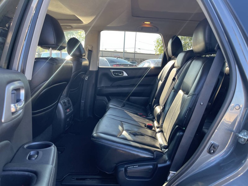 Nissan Pathfinder Vehicle Image 07