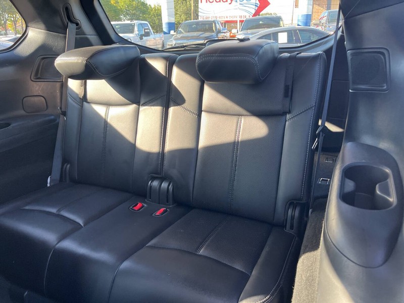 Nissan Pathfinder Vehicle Image 08