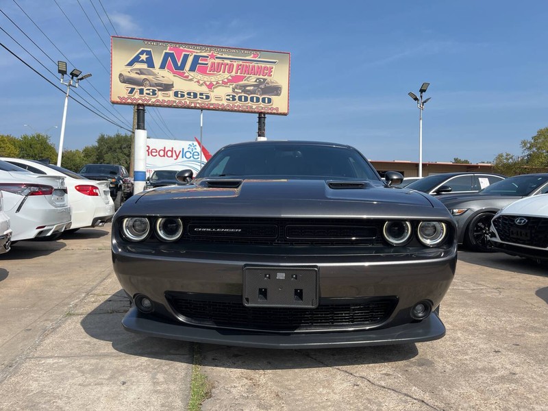 Dodge Challenger Vehicle Image 02