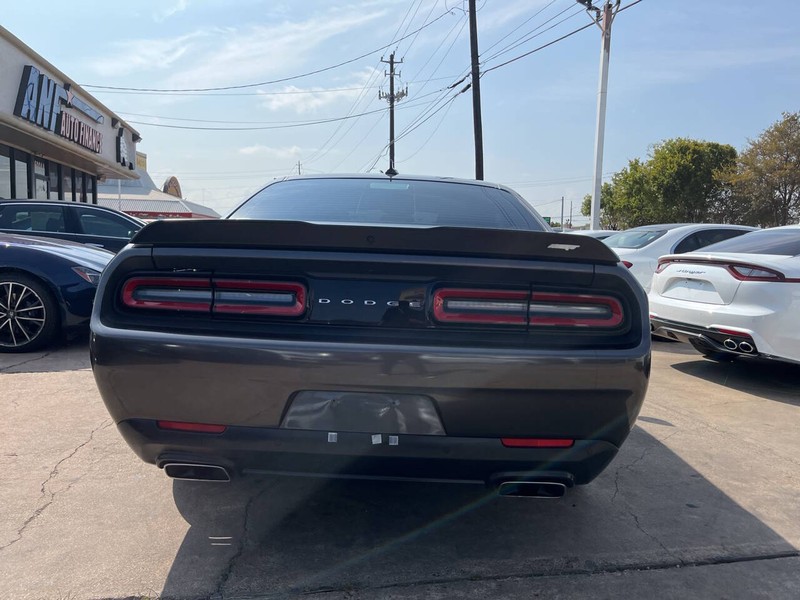 Dodge Challenger Vehicle Image 03