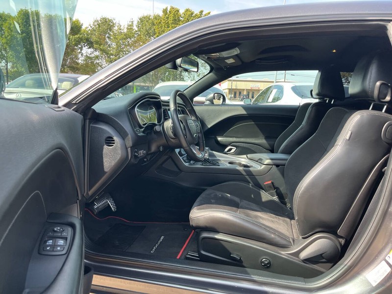 Dodge Challenger Vehicle Image 06