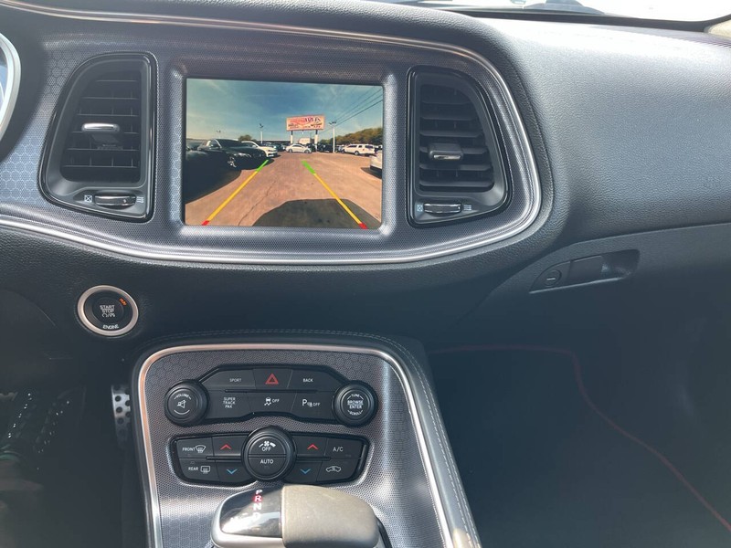 Dodge Challenger Vehicle Image 12