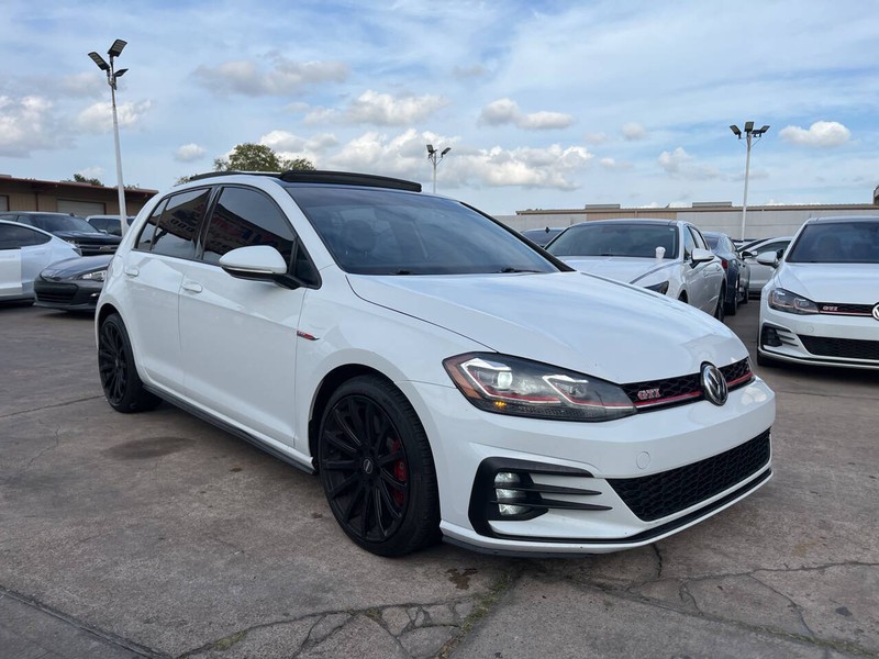 Volkswagen Golf GTI Vehicle Image 06