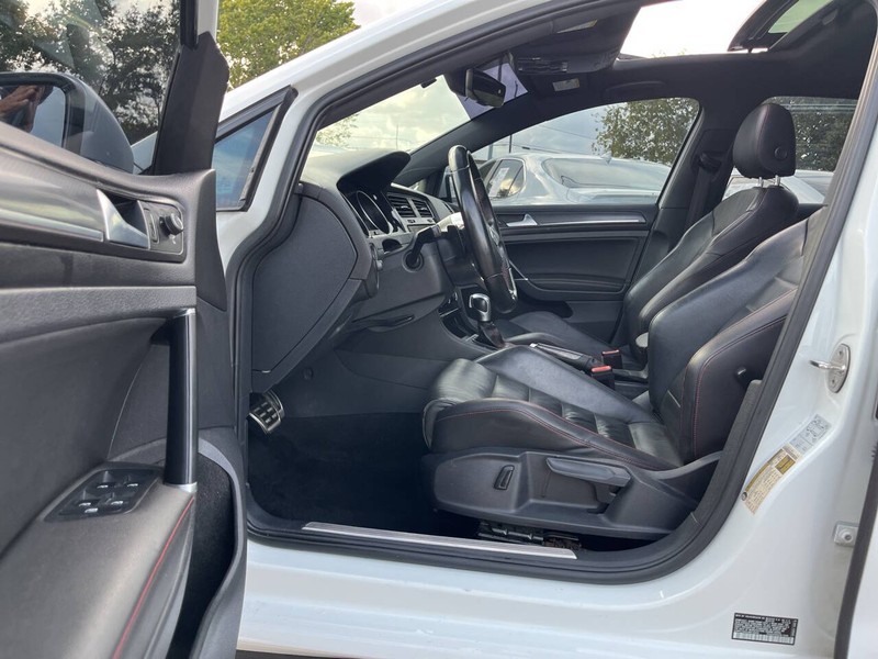 Volkswagen Golf GTI Vehicle Image 07