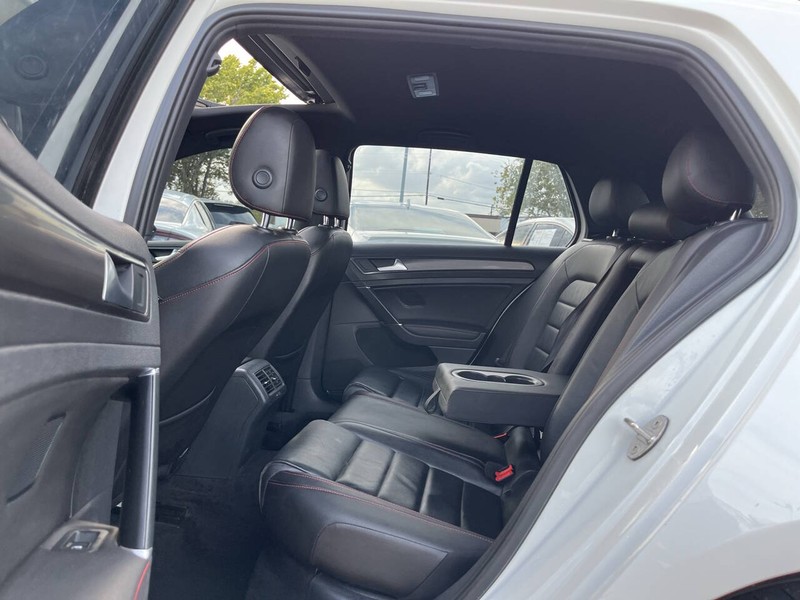 Volkswagen Golf GTI Vehicle Image 08