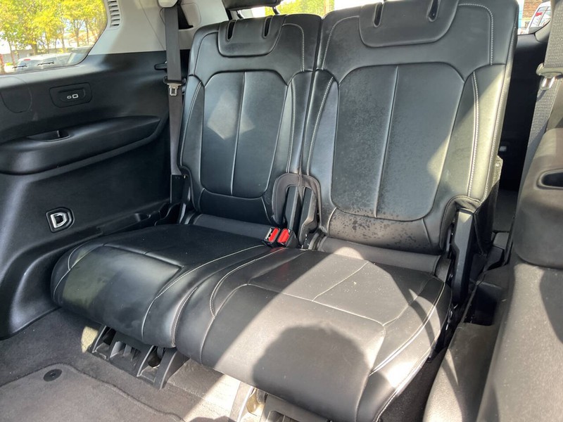 Jeep Grand Cherokee L Vehicle Image 09