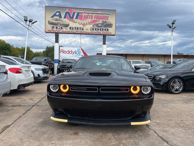 Dodge Challenger Vehicle Image 02