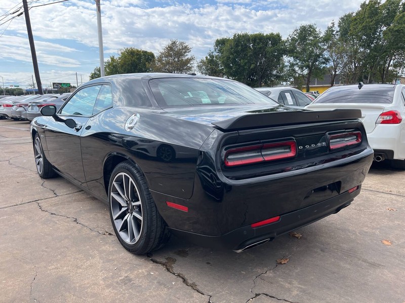 Dodge Challenger Vehicle Image 03