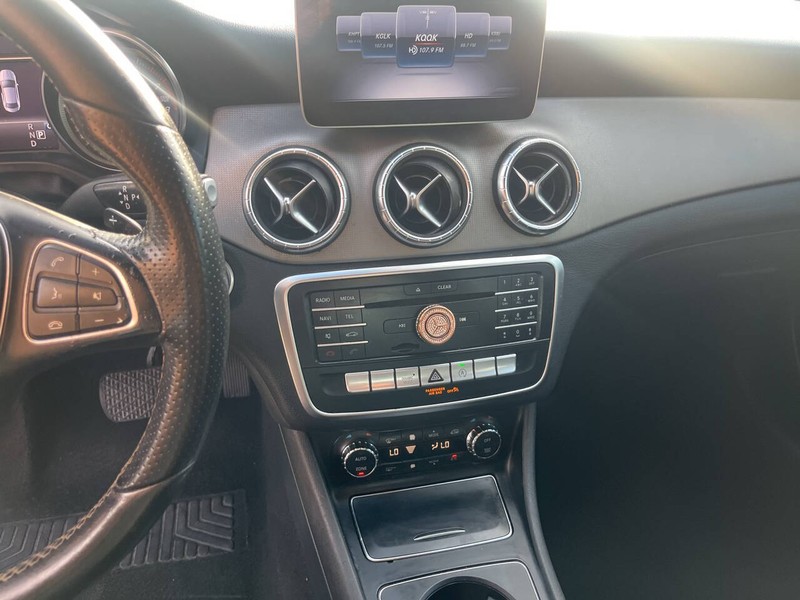 Mercedes-Benz CLA Vehicle Image 10