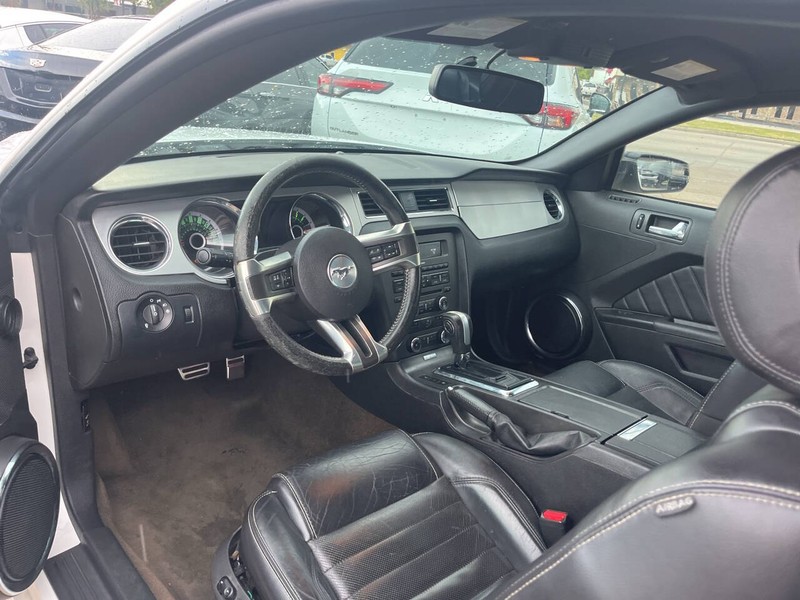 Ford Mustang Vehicle Image 07