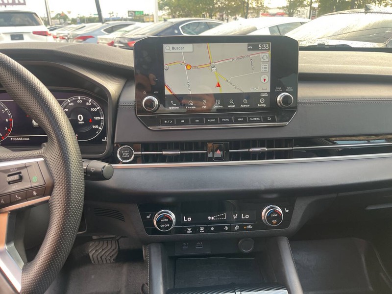 Mitsubishi Outlander Vehicle Image 10