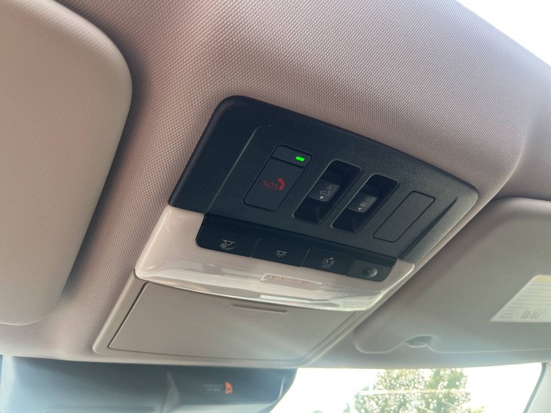 Mitsubishi Outlander Vehicle Image 13