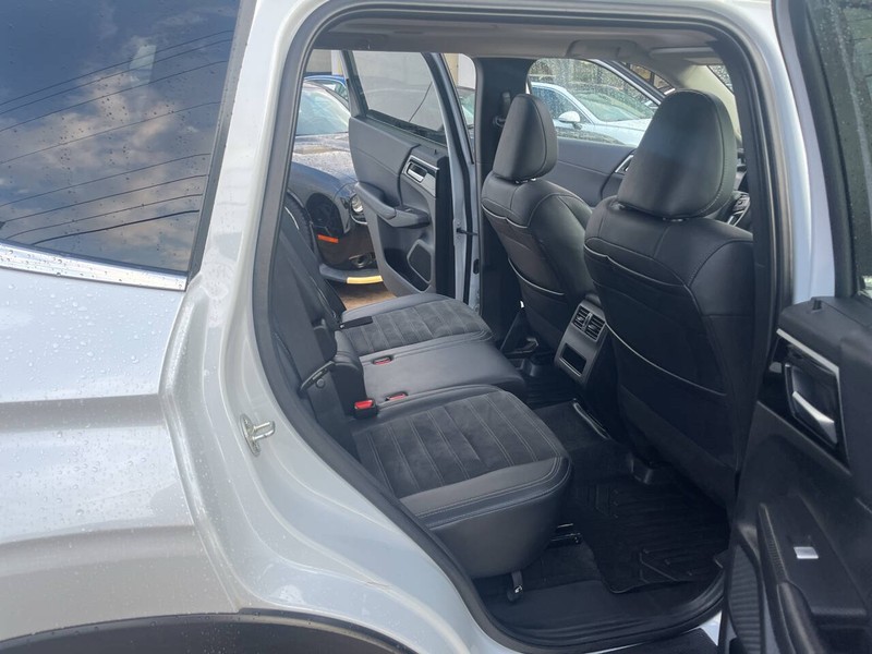 Mitsubishi Outlander Vehicle Image 20