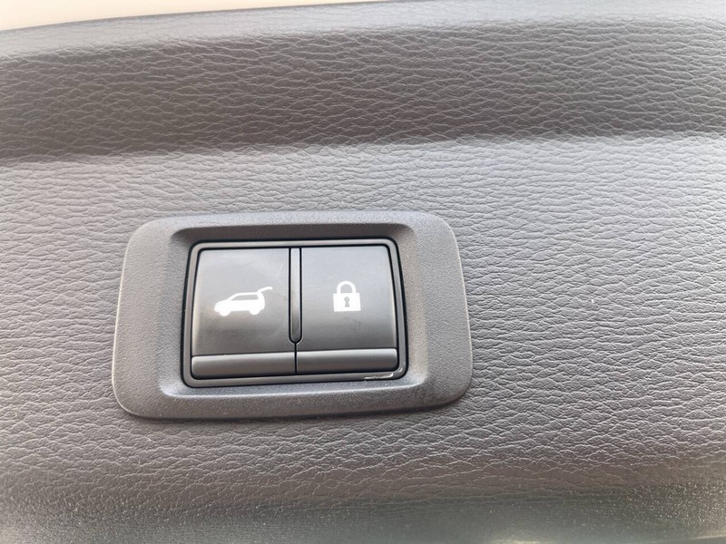 Mitsubishi Outlander Vehicle Image 21