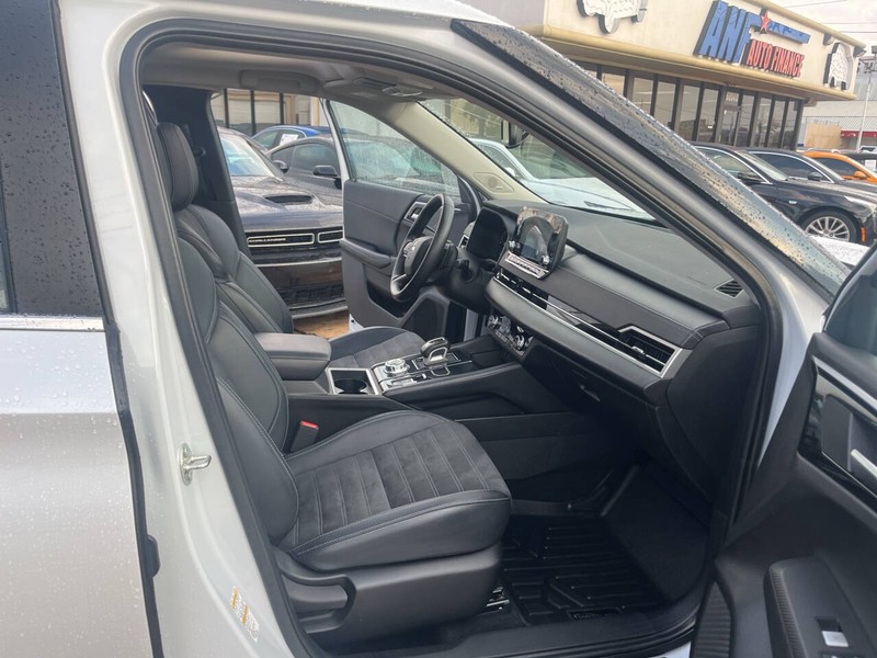 Mitsubishi Outlander Vehicle Image 22