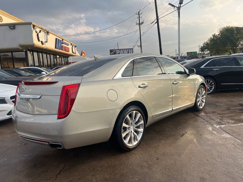 Cadillac XTS Vehicle Image 04