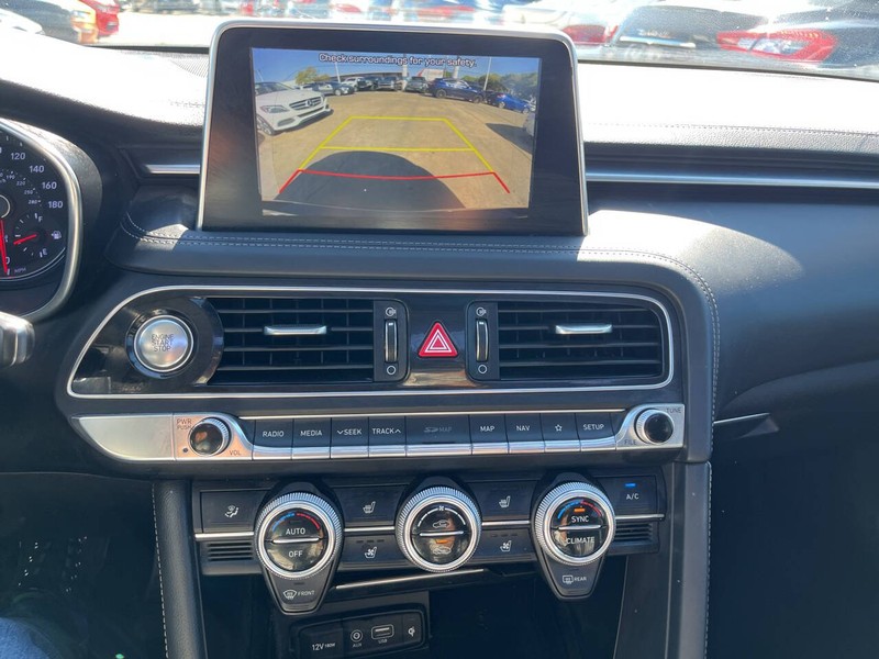 Genesis G70 Vehicle Image 13