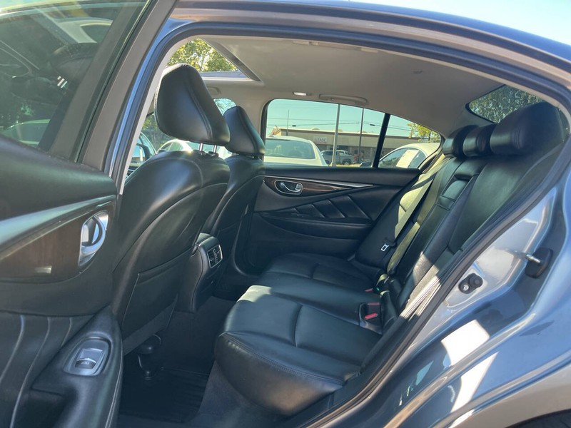 INFINITI Q50 Vehicle Image 08