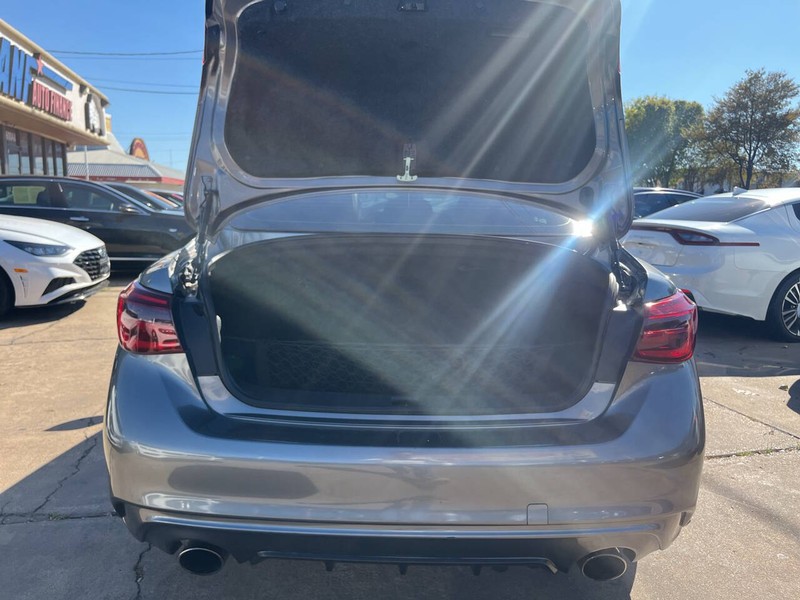 INFINITI Q50 Vehicle Image 09