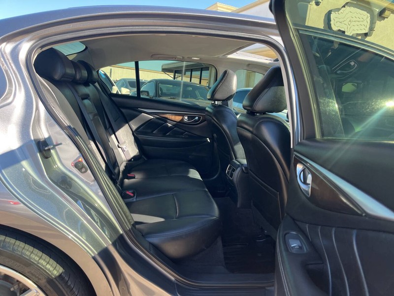 INFINITI Q50 Vehicle Image 10