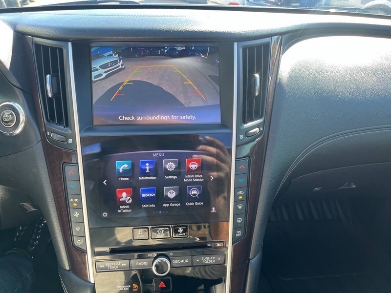 INFINITI Q50 Vehicle Image 12