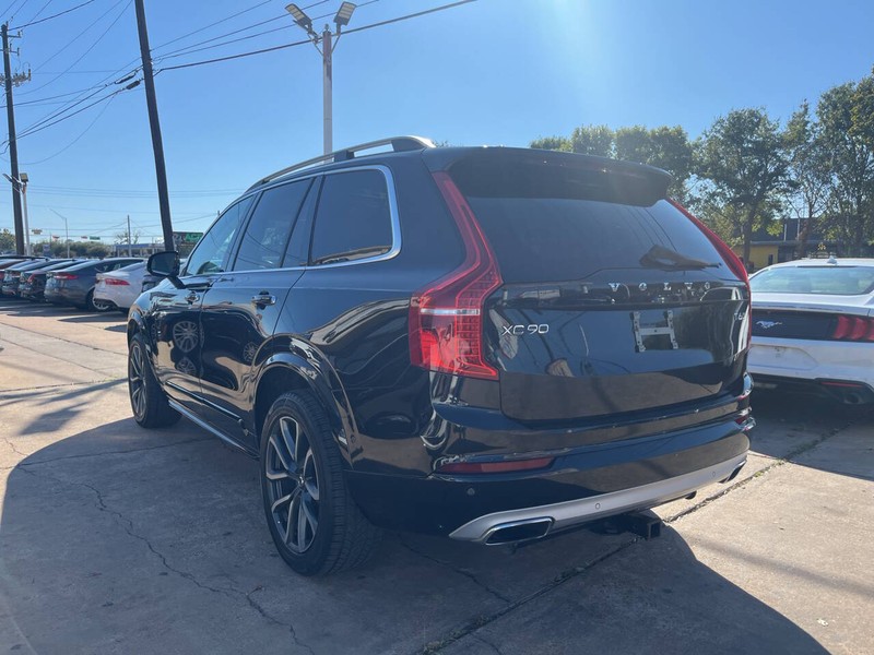 Volvo XC90 Vehicle Image 03