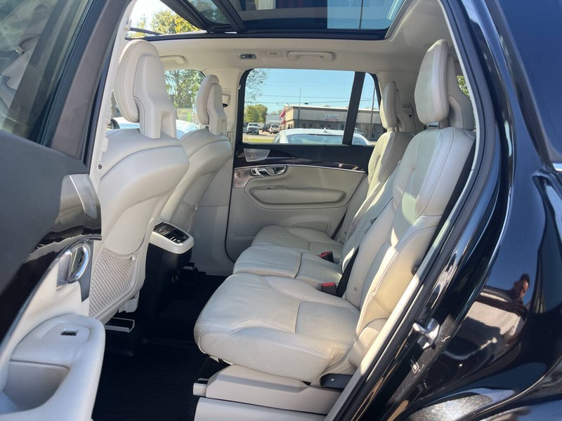 Volvo XC90 Vehicle Image 08