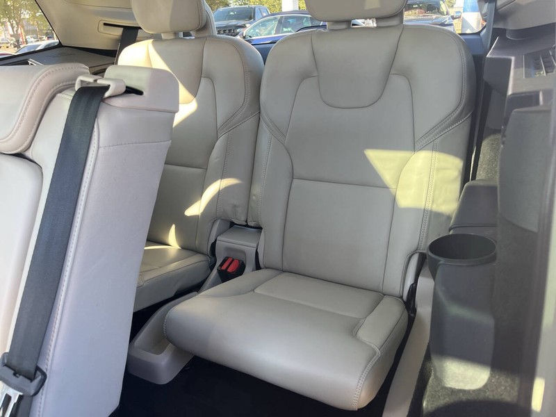 Volvo XC90 Vehicle Image 09