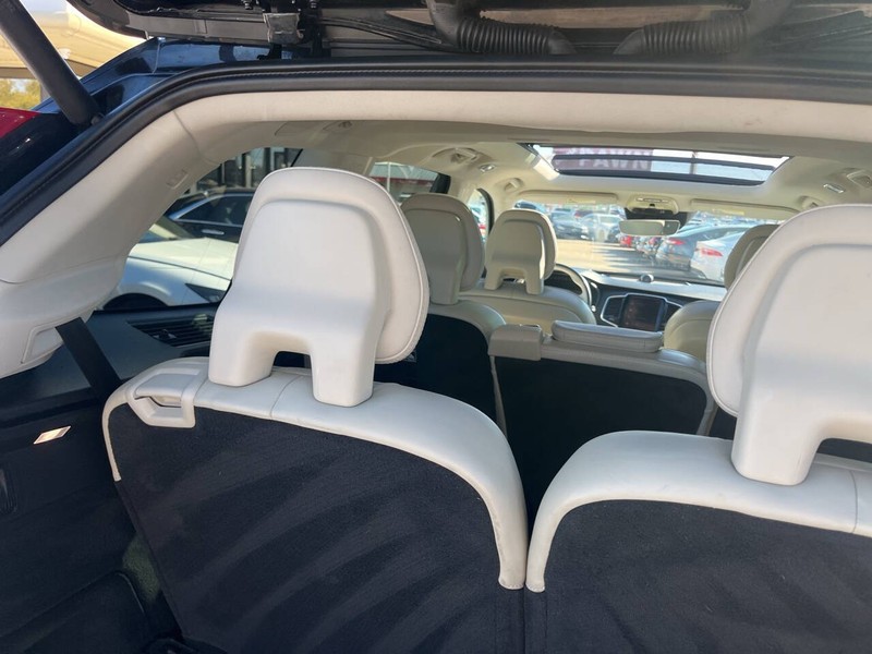 Volvo XC90 Vehicle Image 11
