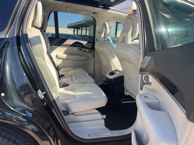 Volvo XC90 Vehicle Image 12