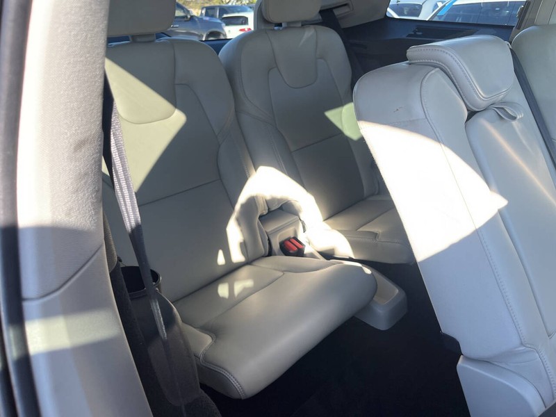 Volvo XC90 Vehicle Image 13