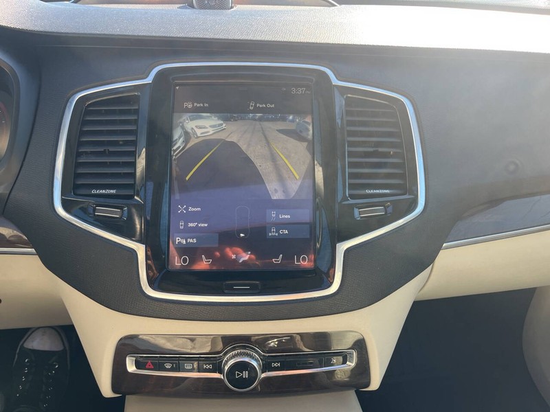 Volvo XC90 Vehicle Image 15