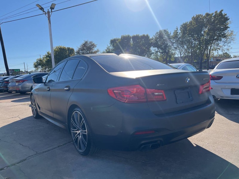 BMW 5 Series Vehicle Image 03