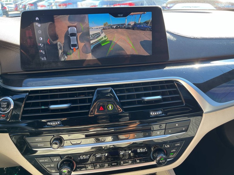 BMW 5 Series Vehicle Image 14