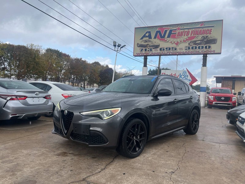 2021 Alfa Romeo Stelvio Base's photo