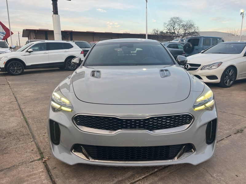 2022 Kia Stinger GT-LINE's photo