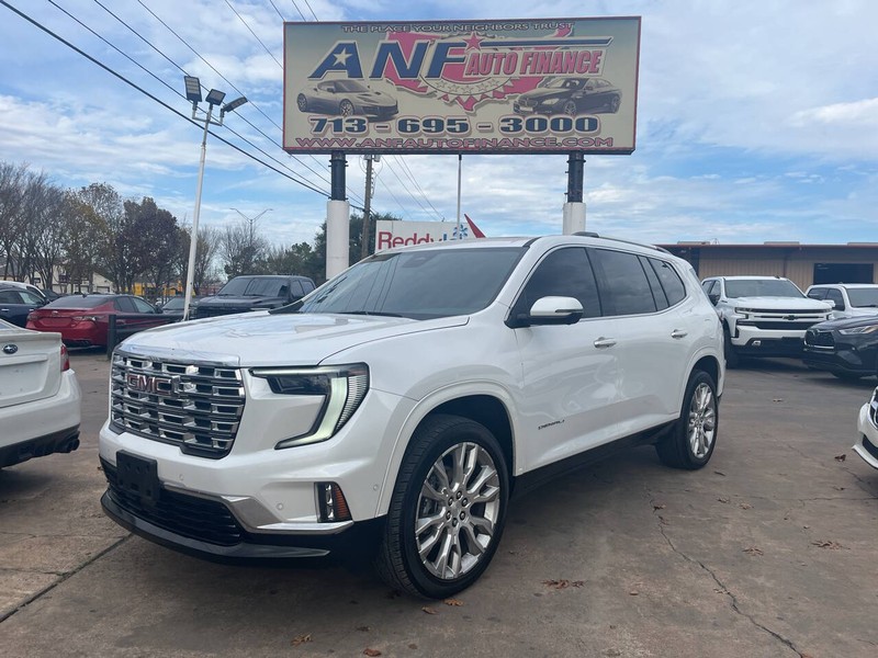 2024 GMC Acadia Denali's photo