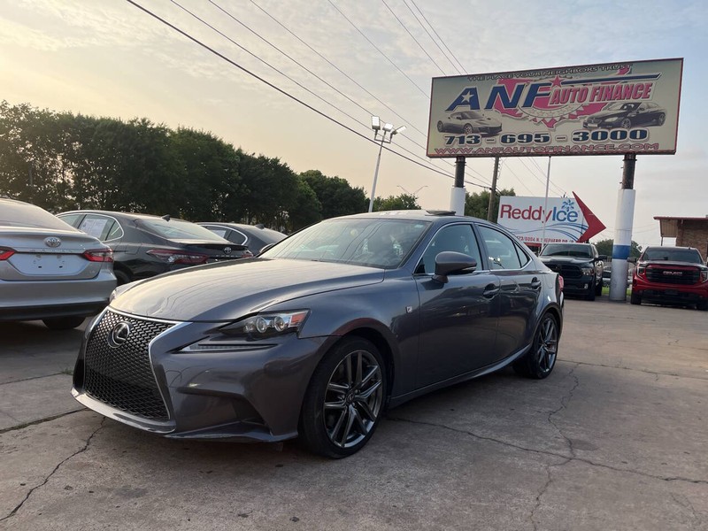 2016 Lexus IS 350 200t's photo