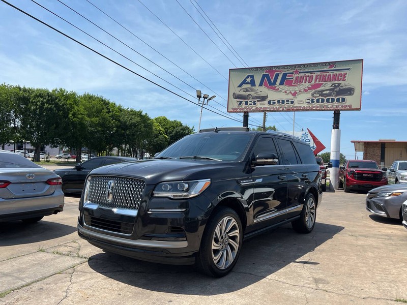 2023 Lincoln Navigator RWD's photo