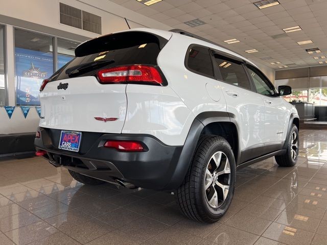 Jeep Cherokee Vehicle Full-screen Gallery Image 07