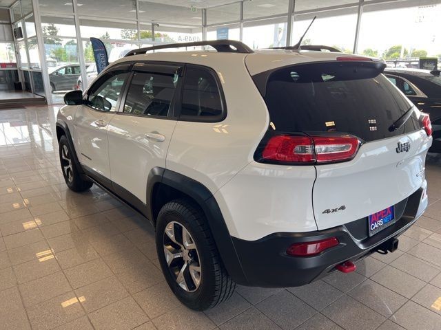 Jeep Cherokee Vehicle Full-screen Gallery Image 11
