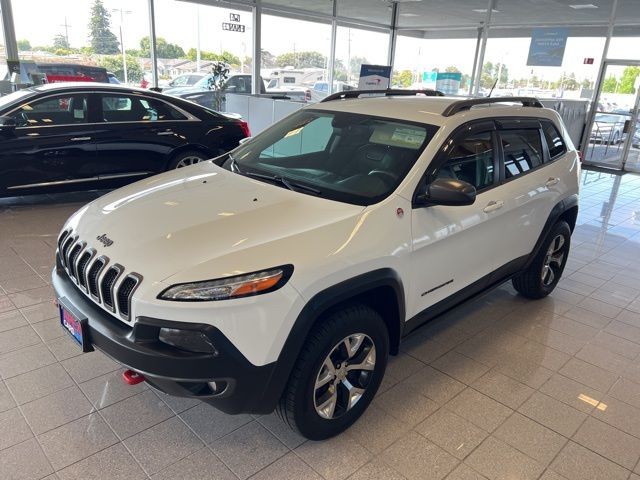 Jeep Cherokee Vehicle Full-screen Gallery Image 16
